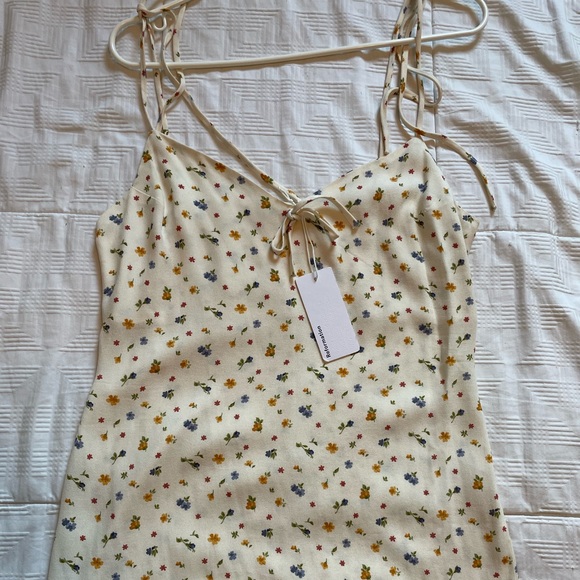 NWT Reformation Chandler Winnie Floral Mini Dress in Size Small - Picture 2 of 10